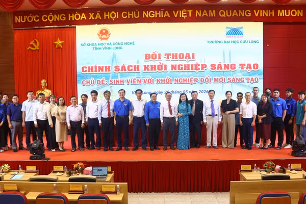 Đại biểu dự buổi đối thoại.