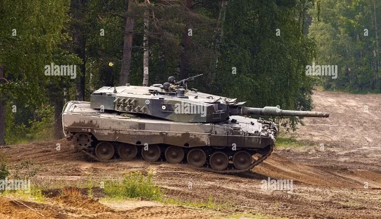 Rheinmetall sẽ cung cấp xe tăng, phòng không, đạn dược trị giá hàng chục tỷ đô la, trong khi Diehl Defence dự kiến sẽ cấp tên lửa IRIS-T. Gói ngân sách này cũng bao gồm chi tiêu cho vệ tinh, UAV và các chương trình hải quân. duc-7.jpg