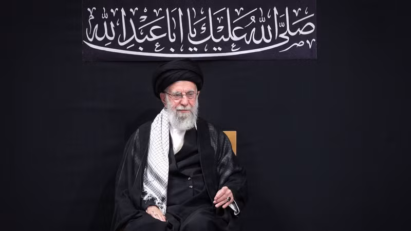 Lãnh tụ tối cao Iran Ali Khamenei đã lãnh đạo đất nước từ năm 1989 cho đến khi ông qua đời trong đợt tấn công đầu tiên của Mỹ và Israel vào Tehran ngày 28/2/2026. thu-linh-1.jpg