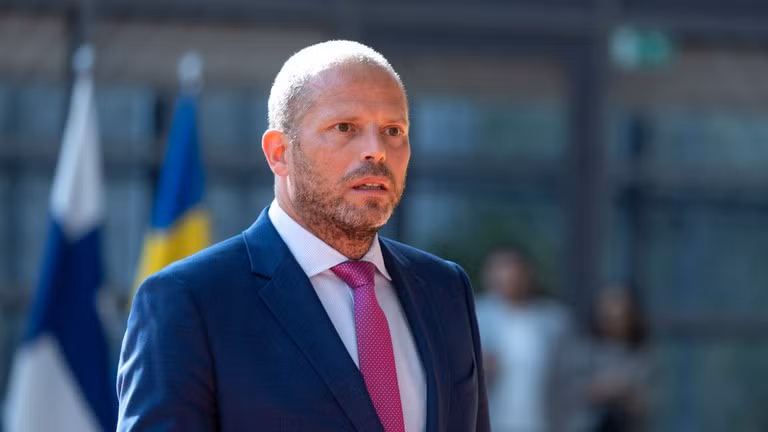 Bộ trưởng Quốc phòng Bỉ, Theo Francken, đã cảnh báo hồi tháng trước rằng Nga có thể trả đũa bằng cách tịch thu 172 tỷ đô la tài sản của phương Tây, do Bỉ và các nước như Mỹ, Đức và Pháp nắm giữ tại Nga. btqp-bi.jpg