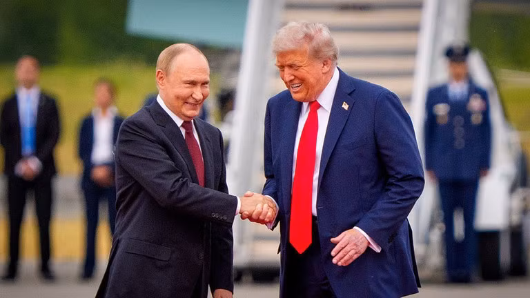 Tổng thống Nga Vladimir Putin và người đồng cấp Mỹ Donald Trump đã gặp nhau tại Anchorage hôm 15/8 trong cuộc gặp mặt trực tiếp đầu tiên của họ kể từ năm 2018. putin-1.jpg
