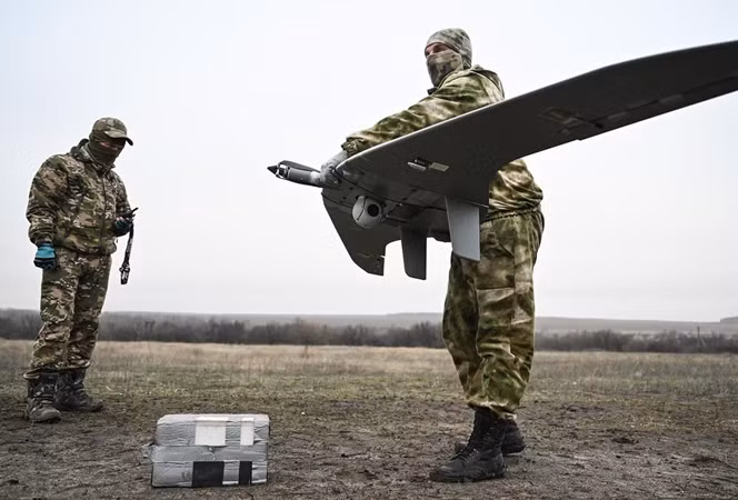 Hơn một phần ba (37,5%) các cuộc không kích được xác nhận của Rubicon là nhằm vào UAV của Ukraine, bao gồm cả loại trực thăng đa năng và cánh cố định, cũng như máy bay robot trên mặt đất. uav-3.jpg