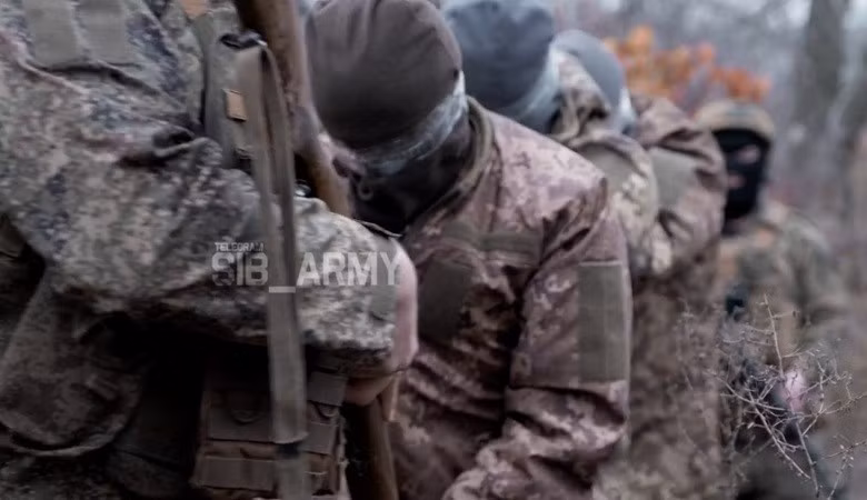 BBC đưa tin đầu tháng này rằng, tổn thất trên chiến trường Ukraine còn trầm trọng hơn do tình trạng thiếu quân và số lượng lính đào ngũ kỷ lục. tinh-hinh-4.jpg