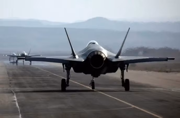 Máy bay chiến đấu F-35 và UAV được triển khai từ lãnh thổ Iran đã cho phép Israel thiết lập ưu thế trên không mà không mất một máy bay nào. f35.jpg