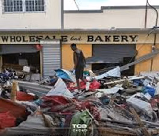 "Đó từng là một thị trấn đẹp, yên tĩnh và rất hiền hòa. Giờ đây, nơi đây như ‘địa ngục trần gian’", một người đàn ông từ thị trấn gần đó nói sau khi chứng kiến cảnh hoang tàn. bao-7.jpg