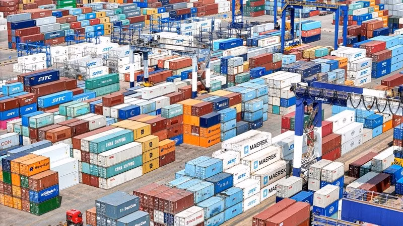 Trong các lá thư áp thuế, được gửi vào ngày 11/7, ông Trump nói rằng, bất kỳ hành động trả đũa nào đối với thuế quan áp lên hàng nhập khẩu từ Mỹ sẽ vấp phải sự phản đối từ phía Mỹ trump-8.jpg