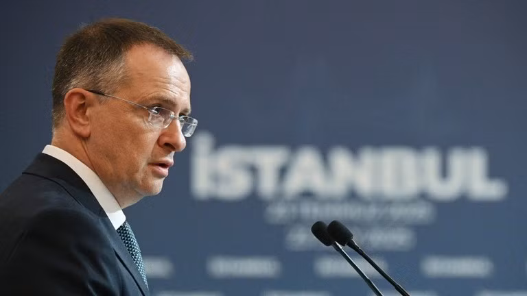 Theo ông Medinsky, Nga đã mời Ukraine thành lập ba nhóm công tác trực tuyến, bao gồm các vấn đề chính trị, nhân đạo và quân sự để tiếp tục thảo luận. Kiev đã đồng ý xem xét đề xuất này của Nga. dam-phan-1.jpg