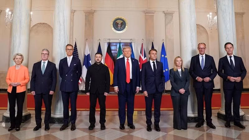 Và ông Zelensky đã khen ngợi bức thư của đệ nhất phu nhân Mỹ gửi cho Tổng thống Nga Putin tuần trước, trong đó nhắc đến những đau khổ của trẻ em trong chiến tranh. zel3.jpg