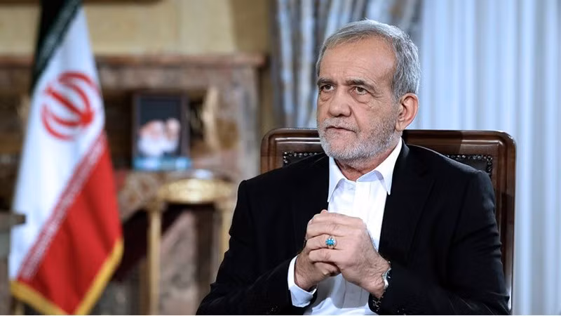 “Chiến thắng lịch sử này được quyết định bởi ‘ý chí của quốc gia Iran’. Israel đã không đạt được mục tiêu của mình và phải trả ‘cái giá khủng khiếp’ cho hoạt động quân sự. tong-thong-ian-1.jpg