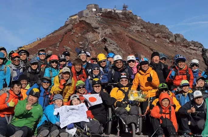 Tuyết rơi muộn hơn trên Núi Phú Sĩ có thể là dấu hiệu đáng lo ngại, với mùa đông ấm hơn ảnh hưởng đến tuyết, du lịch, nền kinh tế địa phương, nguồn cung cấp thực phẩm và nước và thậm chí cả dị ứng. nui-9.jpg