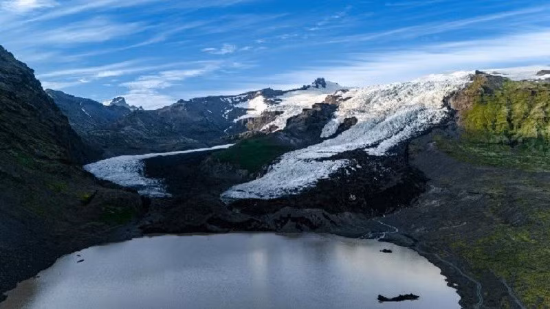 Ngoài việc đứng đầu bảng xếp hạng năm 2025, Iceland còn đứng thứ 3 trong danh sách các quốc gia hạnh phúc nhất thế giới của Báo cáo Hạnh phúc Thế giới, và là một trong những điểm đến du lịch đáng mơ ước nhất ở Bắc bán cầu. iceland-4.jpg
