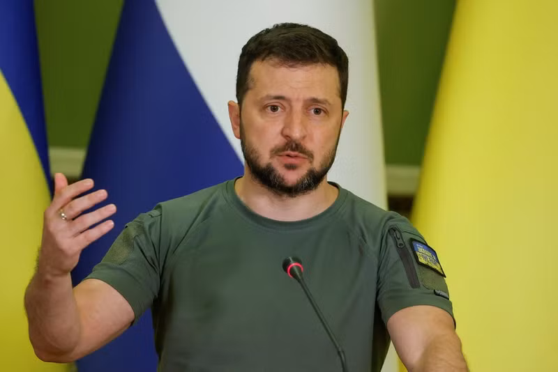 Theo lời chính trị gia Ukraine này, chính quyền Tổng thống Zelensky có khả năng giết bất kỳ ai - "từ một công dân bình thường ở Ukraine cho đến tổng thống Mỹ". zel.jpg