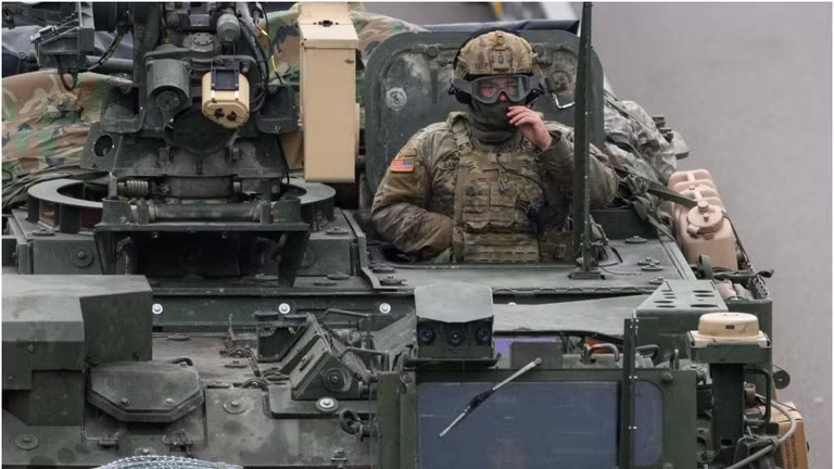Washington đã nhiều lần tuyên bố sẽ giảm bớt các cam kết với các đồng minh châu Âu và kêu gọi họ gánh vác trách nhiệm lớn hơn đối với an ninh của chính mình. han-che-1.jpg