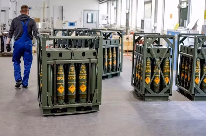 Nhà máy dự kiến sản xuất 100.000 quả đạn pháo mỗi năm. Dù con số này có vẻ khiêm tốn, nhưng sẽ đóng góp đáng kể vào nguồn cấp pháo binh chung của NATO khi kết hợp với các dự án tương tự trên khắp châu Âu. duc-5.jpg