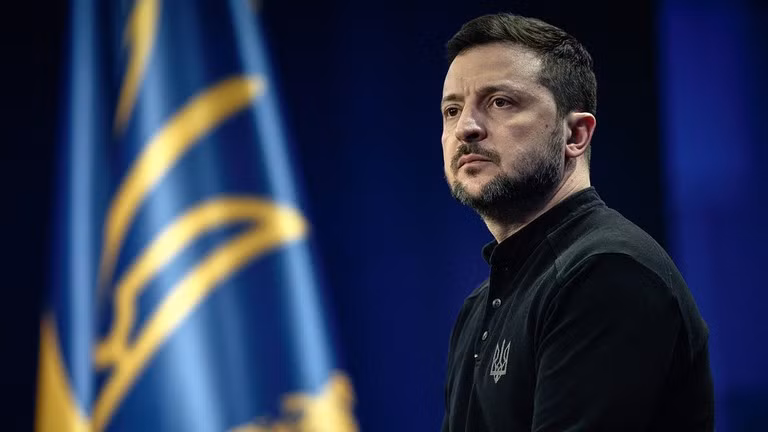 Trong một thông báo đăng trên mạng xã hội vào ngày 26/9, Tổng thống Ukraine Vladimir Zelensky cho biết, quân đội Ukraine đã thông báo cho ông về "các sự cố UAV gần đây dọc biên giới Ukraine-Hungary". zel.jpg
