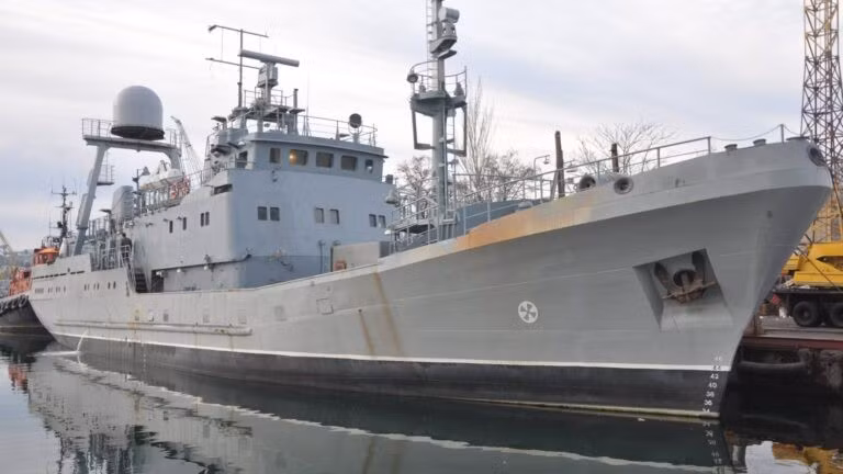 Hải quân Ukraine xác nhận Simferopol đã bị tấn công tại cửa sông Danube gần mũi phía nam của vùng Odessa. tau-chien-3.jpg