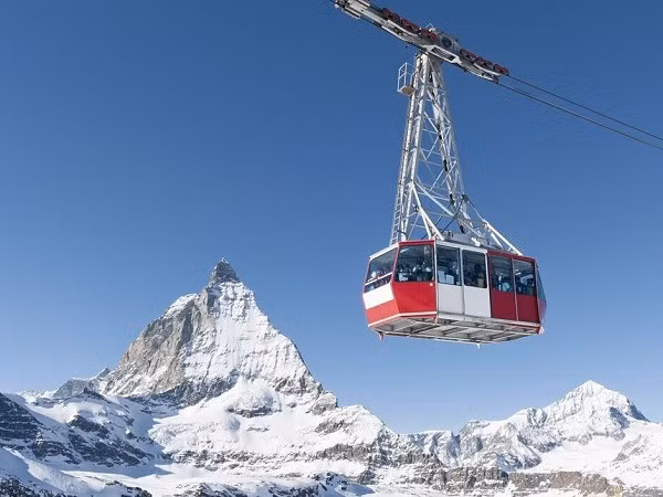 Dự án này sẽ rút ngắn thời gian di chuyển từ Stechelberg đến Schilthorn từ 105 phút xuống còn 1 giờ. Hệ thống mới dự kiến hoàn thành vào năm 2026, mang đến trải nghiệm hiệu quả, liền mạch hơn cho du khách. cap-treo-8.jpg