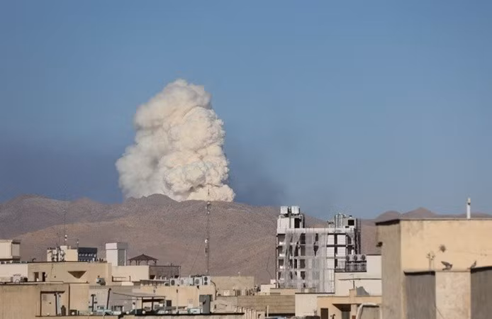 Nhà máy điện lớn nhất của Iran - nhà máy Damavand chạy bằng khí đốt nằm gần Pakdasht, phía Đông Nam Tehran. nha-may-dien.jpg
