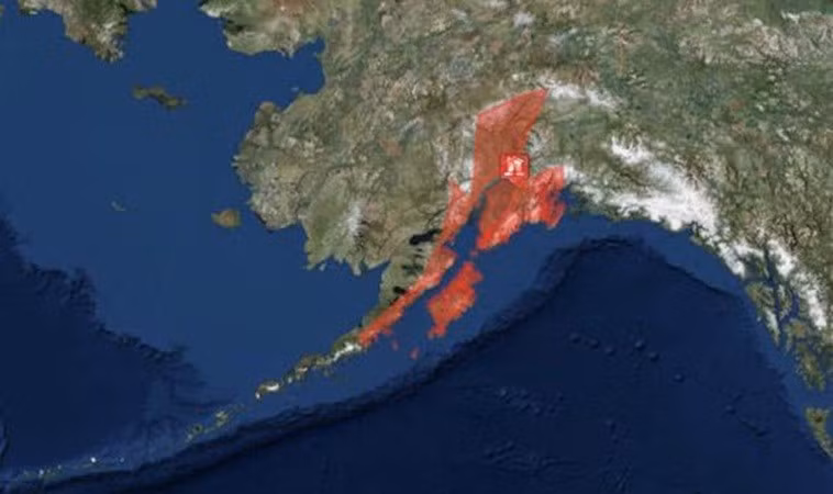 Để ứng phó, Cơ quan Quản lý Khí quyển và Đại dương Quốc gia (NOAA) đã ban hành cảnh báo sóng thần cho Bán đảo Alaska, trải dài từ Lối vào Kennedy đến Đèo Unimak và kéo dài về phía Anchorage. dong-dat-3.jpg