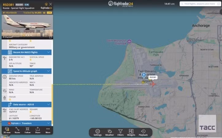 Dữ liệu từ Flightradar24 cho thấy, máy bay đã hạ cánh xuống Căn cứ Liên hợp Elmendorf–Richardson ở Anchorage vào khoảng 06 giờ 41 chiều (giờ địa phương). may-bay-5.jpg