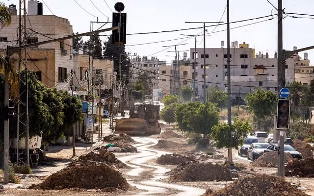 Israel đã phát động chiến dịch quân sự ở Gaza để đáp trả cuộc tấn công bất ngờ của Hamas khiến 1.200 người thiệt mạng và 250 người khác bị bắt làm con tin vào tháng 10/2023. tan-cong-4.jpg