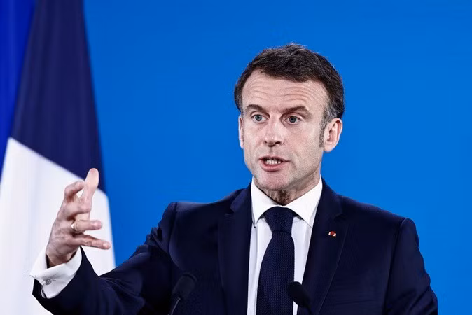 Tỷ lệ ủng hộ Tổng thống Macron đã giảm xuống mức thấp nhất từ khi ông nhậm chức vào năm 2017, giữa lúc thâm hụt ngân sách và sự bất mãn ngày càng tăng đối với các chính sách tài chính của chính phủ ông. tt-phap.jpg