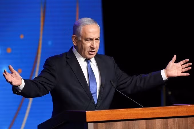 Một ngày trước đó, Thủ tướng Israel Benjamin Netanyahu cảnh báo rằng, Tây Jerusalem sẽ không cho phép bắt đầu tái thiết khu vực bị tàn phá nặng nề này cho đến khi Hamas hoàn toàn giải giáp vũ khí. tt-israel.jpg