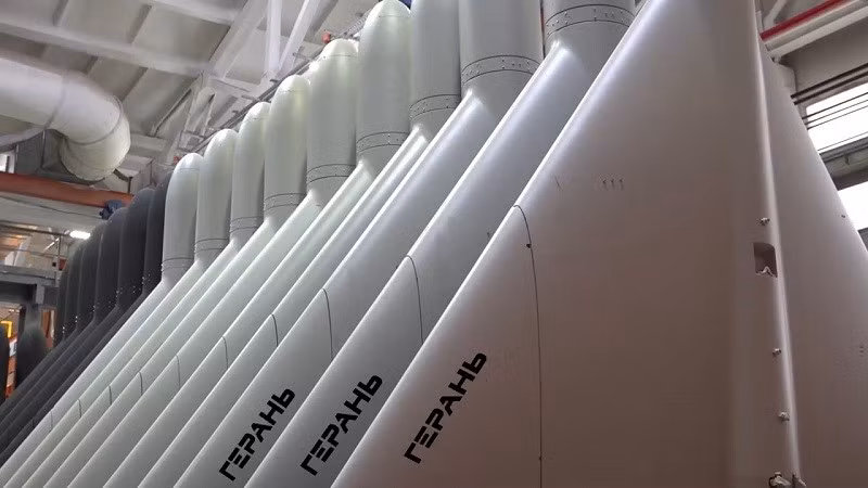 Theo tướng Syrskyi, hiện tại đối phương đang sản xuất 404 UAV Shahed các loại mỗi ngày, và có ý định tiếp tục tăng sản lượng này. uav-2.jpg