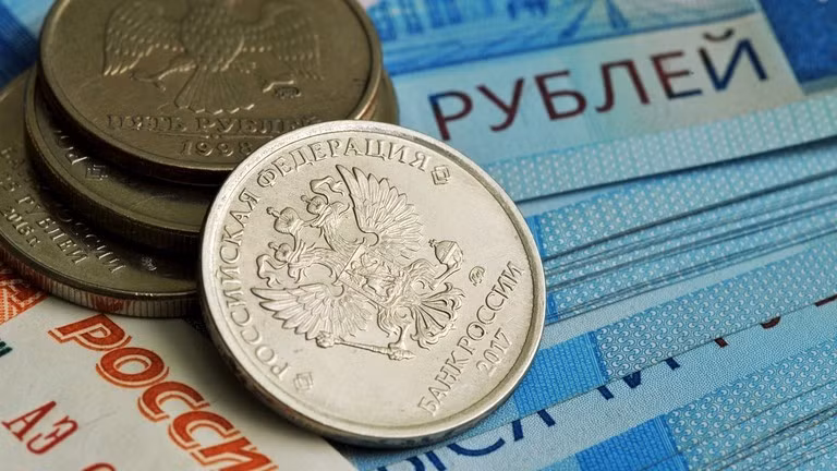 Reuters cho biết, mâu thuẫn này đã phơi bày những chia rẽ trong nội bộ EU về cách thức sử dụng khoản tiền này. bat-dong-1.jpg