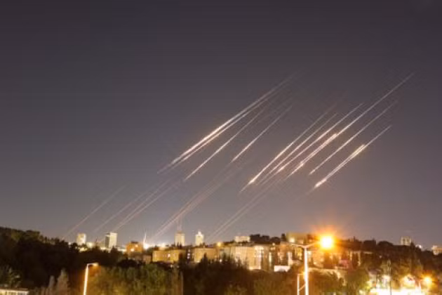 Trong khi đó, chiến dịch “Rising Lion” của Israel, được triển khai để đáp trả mối đe dọa hạt nhân của Iran, đã gây ra thiệt hại đáng kể cho Tehran. nha-may-7.png