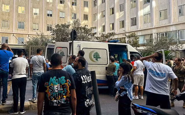 Đại sứ Iran tại Beirut, Mojtaba Amani, cũng nằm trong số những người bị thương, nhưng ông được cho là chỉ bị thương nhẹ, trong vụ nổ máy nhắn tin, hãng thông tấn Mehr của Iran đưa tin. Nhà ngoại giao Iran hiện đã được đưa vào bệnh viện. Hai nhân viên đại sứ quán khác được cho là cũng đã bị ảnh hưởng bởi loạt vụ nổ. bị thg 5.jpg