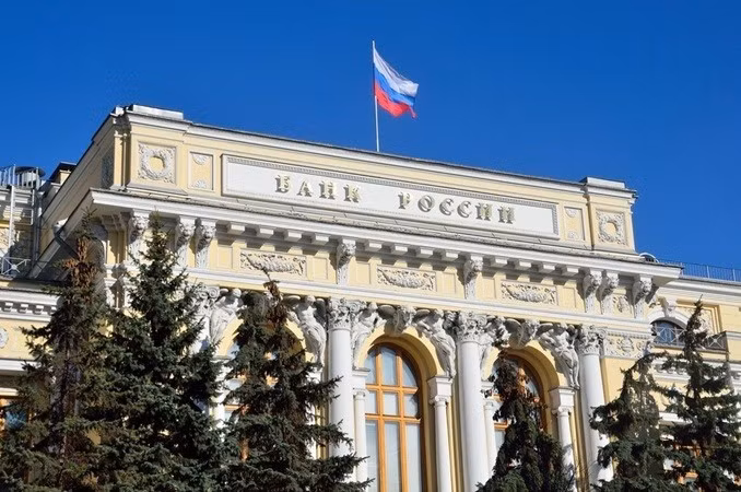 Moscow đã lên án việc đóng băng tài sản và bất kỳ nỗ lực nào nhằm tái sử dụng số tiền này. Bộ trưởng Tài chính Nga, Anton Siluanov, đã hứa sẽ có phản ứng tương xứng. ngan-hang.jpg