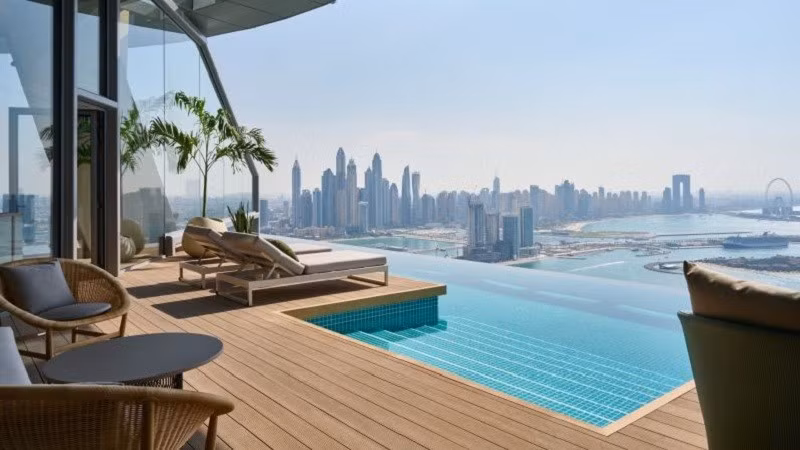 Được quảng cáo là "viên ngọc quý trên vương miện của Dubai", khu phát triển xa xỉ này cũng có 10 ngôi nhà nổi được mệnh danh là "biệt thự trên mặt nước". dubai-7.jpg