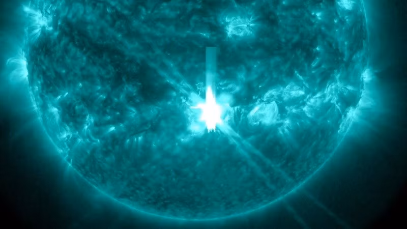 NOAA - Thang đo của Cơ quan Quản lý Khí quyển và Đại dương Quốc gia Mỹ là hệ thống đo lường được quốc tế công nhận cho các cơn bão như vậy, với G5 là thang đo cao nhất biểu thị một sự kiện "cực đoan" . bao-2.jpg