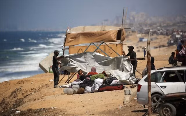 Phần lớn người dân thành phố Gaza đang trú ẩn ở những nơi đó. Israel ước tính đã phá hủy tới 20 tòa nhà cao tầng ở thành phố Gaza trong hai tuần qua. idf-3.jpg
