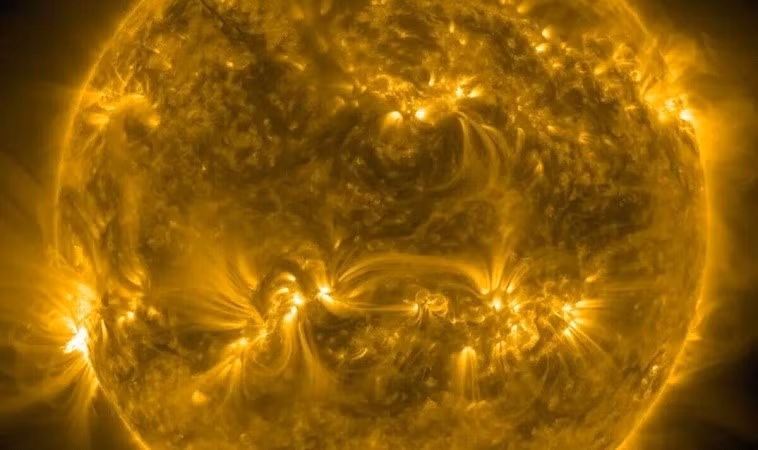 Trong hành trình vĩ đại này, Parker Solar Probe phải chịu nhiệt độ khắc nghiệt và bức xạ tàn khốc trong suốt chuyến bay. Do con tàu đang ở sát Mặt trời, các nhà khoa học không thể thiết lập liên lạc được với nó. nasa-3.jpg