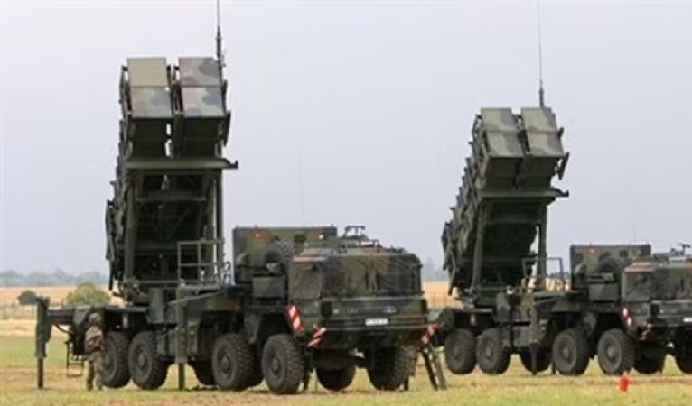 Ông Trump cho biết, Ukraine "rất khó có được" Patriots, và rằng, Mỹ cần chúng để tự vệ và cho Israel. my-10.jpg