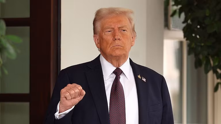 Trước đó cùng ngày, Tổng thống Mỹ Donald Trump tuyên bố Israel và Hamas đã đạt được bước đột phá trong các cuộc đàm phán về giai đoạn đầu tiên của kế hoạch hòa bình cho Gaza. ong-trump.jpg