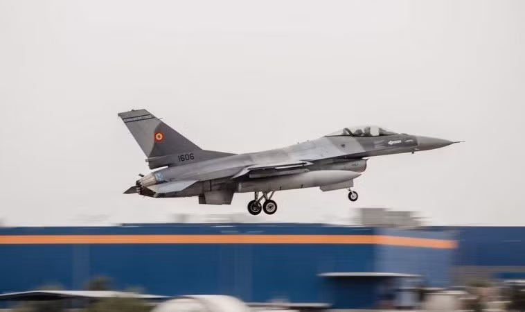 Từ 2018, Aerostar Romania được chỉ định là trung tâm bảo dưỡng cho máy bay F-16. Công ty gần đây đã công bố việc bảo dưỡng thành công một chiếc F-16 khác, hiện đã được Không quân Romania đưa trở lại hoạt động. may-bay-1.jpg