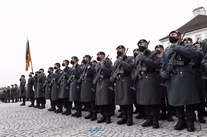 Đức đã đặt hạn chót năm 2029 để Bundeswehr "sẵn sàng chiến đấu", viện dẫn những cáo buộc về mối đe dọa từ Nga. Moscow bác bỏ tuyên bố này là "vô lý" nhằm biện minh cho việc tăng ngân sách quân sự của phương Tây. duc-12.jpg