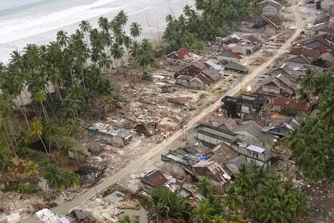 3. Sumatra, Indonesia: Trận động đất Ấn Độ Dương năm 2004 là một thảm họa lớn đã cướp đi sinh mạng của hơn 227.000 người với cường độ ước tính từ 9,1 đến 9,3 độ richter. indo-1.jpg