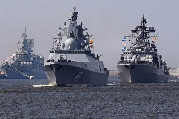 Một tàu khác của PF cũng tham gia nhiệm vụ là tàu khu trục “Marshal Shaposhnikov”, một khinh hạm đã được hiện đại hóa để mang tên lửa Kalibr - một dòng tên lửa hành trình của Nga do văn phòng thiết kế Novator, JSC Concern VKO Almaz-Antey phát triển. Tàu Nga 4.jpg