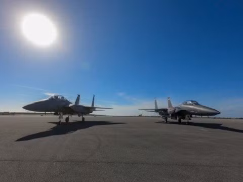 Việc đẩy nhanh quá trình mua F-15EX là rất quan trọng đối với IDF, vì họ đang phải đối mặt với các mối đe dọa từ Iran và các cuộc tấn công bằng tên lửa từ Hezbollah. Boeing, nhà sản xuất chính của F-15EX, đang chịu áp lực đáng kể để đẩy nhanh quá trình sản xuất. f15-11-6970.jpg