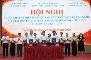 Ký biên bản hợp tác đào tạo nghề.