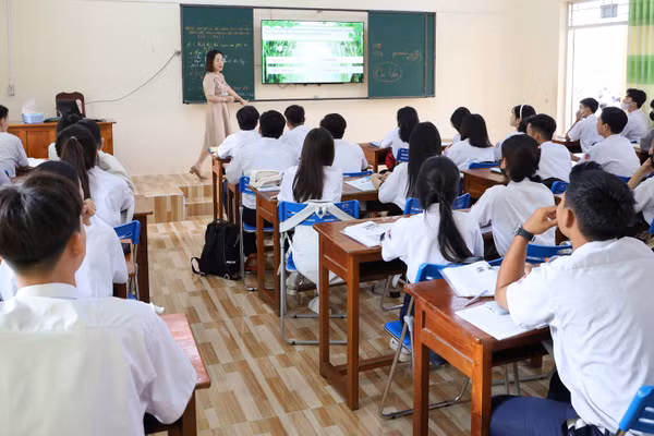 100% giáo viên Trường THPT Cái Nước (Cà Mau) có thể ứng dụng CNTT trong giảng dạy. Ảnh: QM