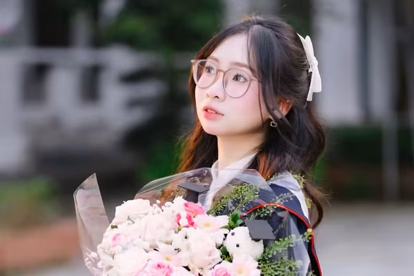 Em Nguyễn Thùy Dương, nữ sinh giành giải Nhất môn Lịch sử Kỳ thi học sinh giỏi quốc gia.