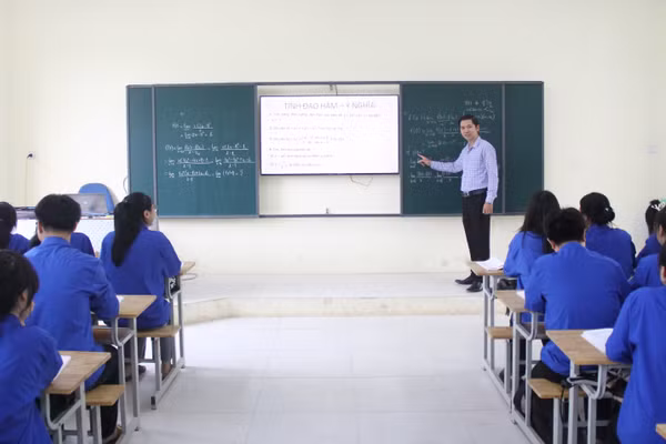 Một lớp học của Trường THPT Đức Hợp (Hưng Yên). Ảnh: TG