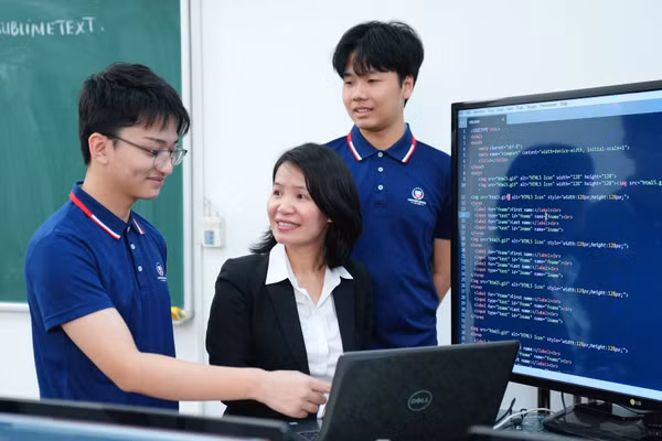 Một giờ học tại Trường Cao đẳng Long Biên. Ảnh: NTCC