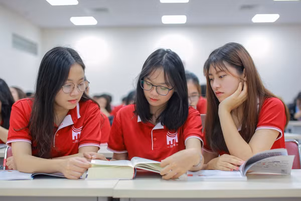 Sinh viên Đại học Quốc gia Hà Nội. Ảnh: ITN