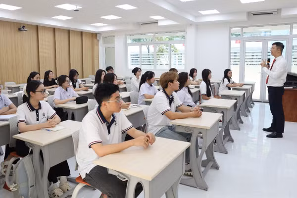 Sinh viên của chương trình Lớp học Tinh hoa (HUB Elite Class) của Trường Đại học Ngân hàng TPHCM, tháng 9/2025.